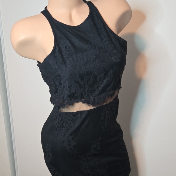 Missguided+ Black Lace Maxi Dress - Picture 3 of 15